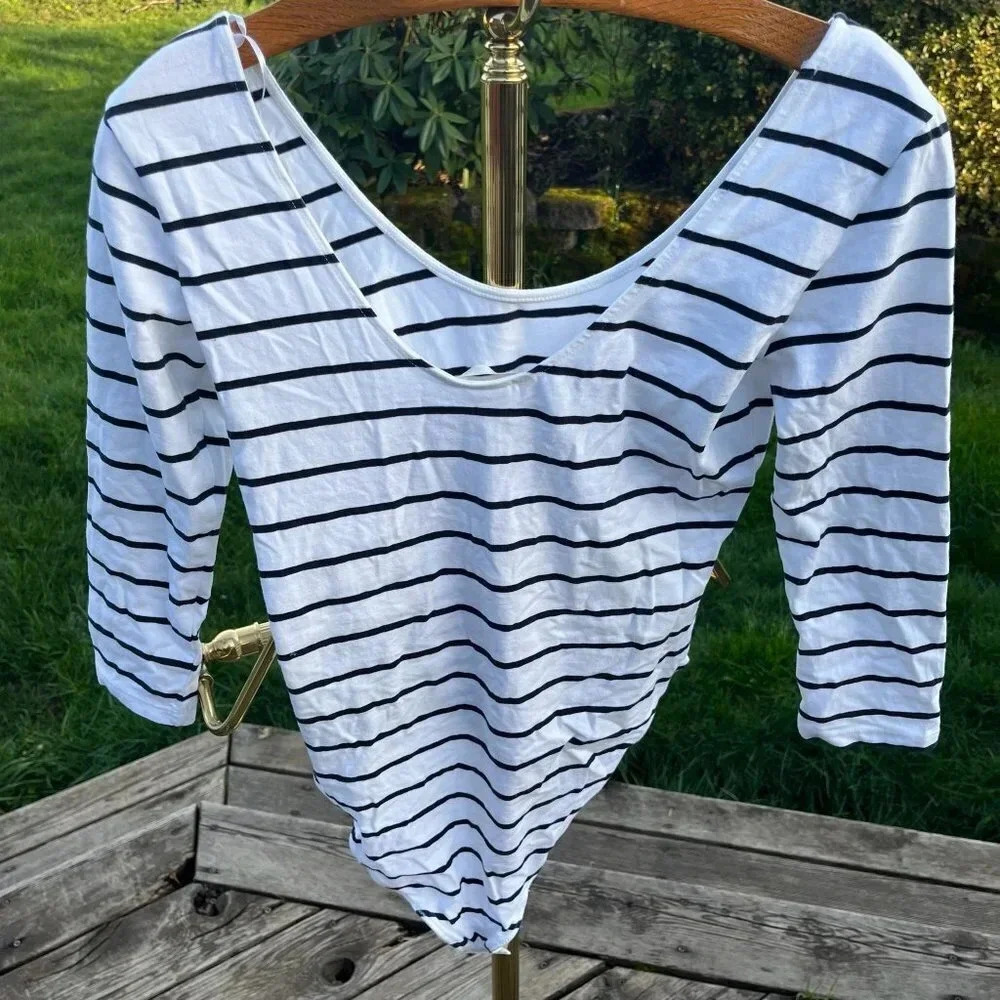 H&M ~ Striped Long Sleeve Body Suit - Picture 5 of 5